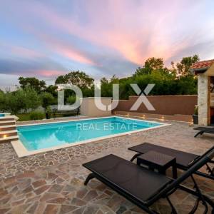 ISTRA, PULA - Kuća s bazenom i prostranom okućnicom