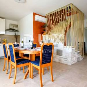 ISTRA, PULA - Kuća s bazenom i prostranom okućnicom