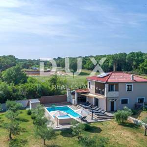 ISTRA, PULA - Kuća s bazenom i prostranom okućnicom