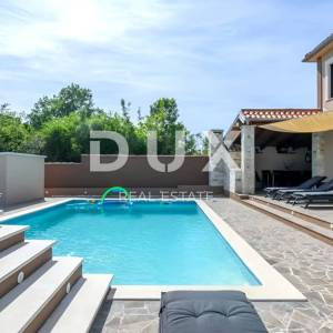 ISTRA, PULA - Kuća s bazenom i prostranom okućnicom