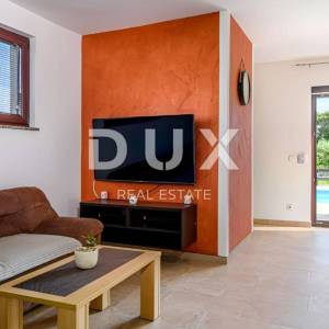 ISTRA, PULA - Kuća s bazenom i prostranom okućnicom