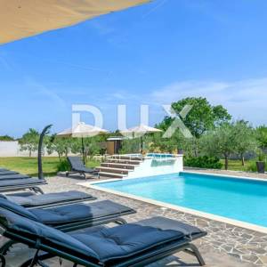 ISTRA, PULA - Kuća s bazenom i prostranom okućnicom