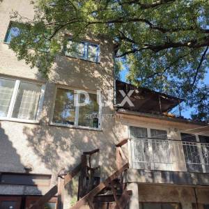 ISTRA, PULA - Kuća s više stambenih jedinica i poslovnim prostorom!