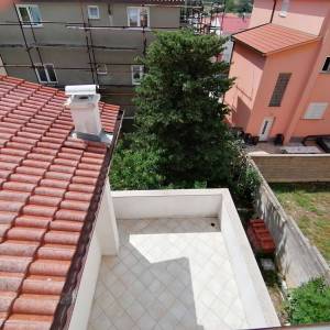  ISTRA, PULA - kuća sa tri stana i poslovnim prostorom!