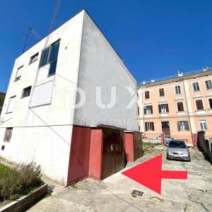 ISTRA, PULA - kuća u centru grada sa garažom