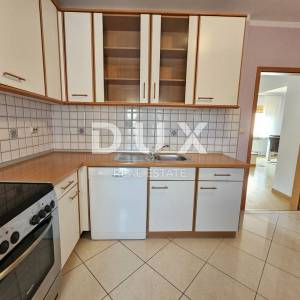 ISTRA, PULA - Kvalitetna obiteljska apartmanska kuća na atraktivnoj lokaciji
