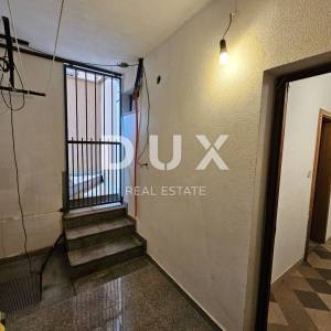 ISTRA, PULA - Kvalitetna obiteljska apartmanska kuća na atraktivnoj lokaciji