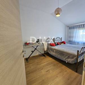 ISTRA, PULA - Kvalitetna obiteljska apartmanska kuća na atraktivnoj lokaciji