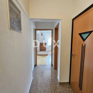 ISTRA, PULA - Kvalitetna obiteljska apartmanska kuća na atraktivnoj lokaciji