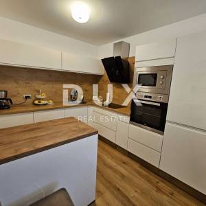 ISTRA, PULA - Kvalitetna obiteljska apartmanska kuća na atraktivnoj lokaciji
