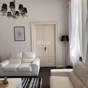ISTRA, PULA Luksuzan stan s 5 spavaćih soba i 2 kupatila - PJEŠAČKA ZONA!!