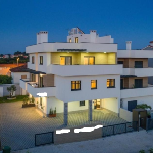 ISTRA, PULA - LUKSUZNA APARTMANSKA VILLA 