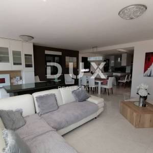 ISTRA, PULA - Luksuzni stan od 200 m2 prvi red do mora!