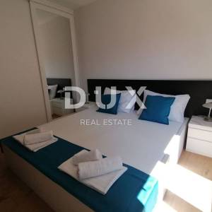 ISTRA, PULA - Luksuzni stan od 200 m2 prvi red do mora!