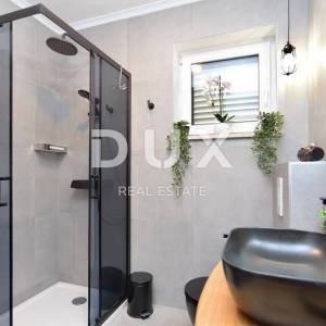 ISTRA, PULA - Luksuzni stan u blizini mora sa okućnicom, dizajnerski namješten, wellness, jacuzzi, parking