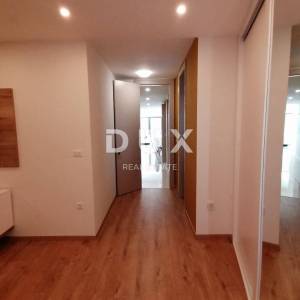 ISTRA, PULA - Luksuzni stan 200 m2 prvi red do mora !