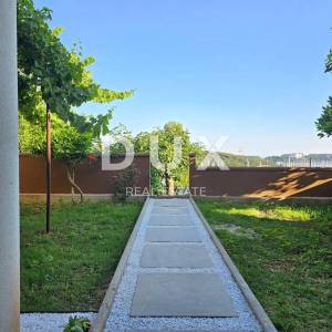 ISTRA, PULA, NOVA VERUDA - 2SS+DB uređeni stan s dvorištem i pogledom na more