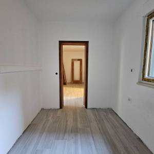 ISTRA, PULA, NOVA VERUDA - 2SS+DB uređeni stan s dvorištem i pogledom na more