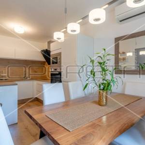 Istra, Pula - Nova Veruda, kuća sa tri apartmana na odličnoj lokaciji blizu mora