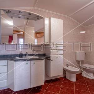 Istra, Pula - Nova Veruda, kuća sa tri apartmana na odličnoj lokaciji blizu mora