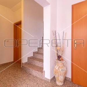 Istra, Pula - Nova Veruda, kuća sa tri apartmana na odličnoj lokaciji blizu mora