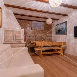 Istra, Pula - Nova Veruda, kuća sa tri apartmana na odličnoj lokaciji blizu mora