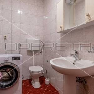 Istra, Pula - Nova Veruda, kuća sa tri apartmana na odličnoj lokaciji blizu mora