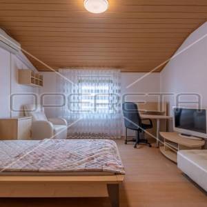 Istra, Pula - Nova Veruda, kuća sa tri apartmana na odličnoj lokaciji blizu mora