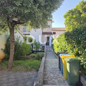 ISTRA, PULA, NOVA VERUDA - Prostrana obiteljska kuća s dodatnim 2SS+DB apartmanom i garažom