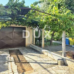 ISTRA, PULA, NOVA VERUDA - Prostrana obiteljska kuća s dodatnim 2SS+DB apartmanom i garažom