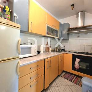 ISTRA, PULA, NOVA VERUDA - Prostrana obiteljska kuća s dodatnim 2SS+DB apartmanom i garažom