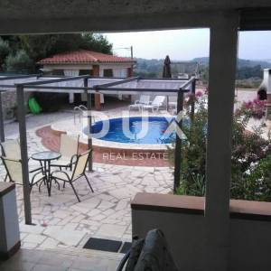 ISTRA, PULA - Obiteljka kuća na mirnoj lokaciji Pule 