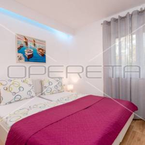 Istra, Pula - okolica, luksuzna vila sa bazenom i šest spavaćih soba, mirna loka