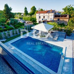 ISTRA, PULA (okolica) - Prekrasna nova uređena vila u neposrednoj blizini grada!