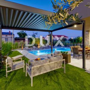 ISTRA, PULA (okolica) - Prekrasna nova uređena vila u neposrednoj blizini grada!