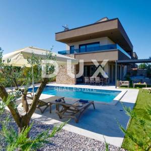 ISTRA, PULA (okolica) - Prekrasna nova uređena vila u neposrednoj blizini grada!