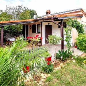 Istra, Pula - okolica, Šišan, samostojeća kuća, 66m2