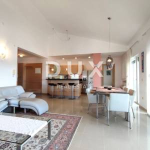 ISTRA, PULA - Penthouse 120 m2, pogled na more, jacuzzi, vrt, parking, namješteno