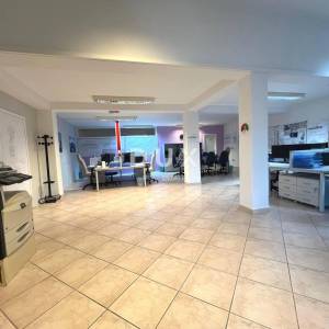 ISTRA, PULA - Poslovni prostor na Kaštanjeru 150 m2 