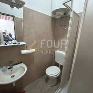 Istra, Pula, poslovni prostor, 56m2