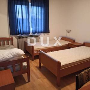 ISTRA, PULA - Predivna samostojeća kuća u mirnoj ulici s 4 stana