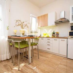 ISTRA, PULA Prekrasna apartmanska kuća! 