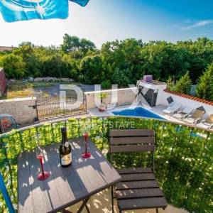 ISTRA, PULA Prekrasna apartmanska kuća! 