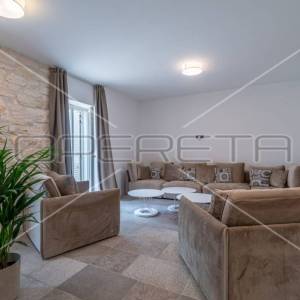 Istra, Pula: prekrasna austrougarska kuća, 350m2, širi centar
