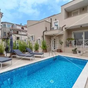 Istra, Pula: prekrasna austrougarska kuća, 350m2, širi centar