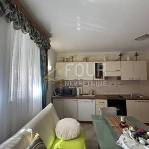 Istra, Pula, Premantura, samostojeća kuća s bazenom, 414m2