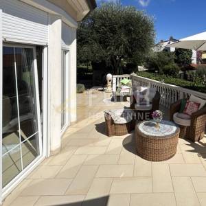 Istra, Pula, Premantura, samostojeća kuća s bazenom, 414m2