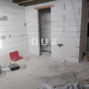 ISTRA, Pula PRILIKA za investitore 12 studio apartmana i stan 80 m2 u centru grada