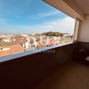 ISTRA, PULA - Prostran stan s pogledom na grad