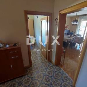 ISTRA, PULA - Prostrana kuća od 673 m2 s pogledom na more